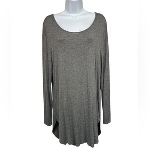 Apt. 9 tunic-length tee size large